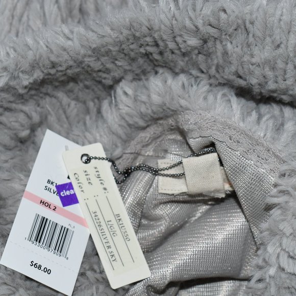 Cupio Plush Gray Top NWT - Picture 3 of 3
